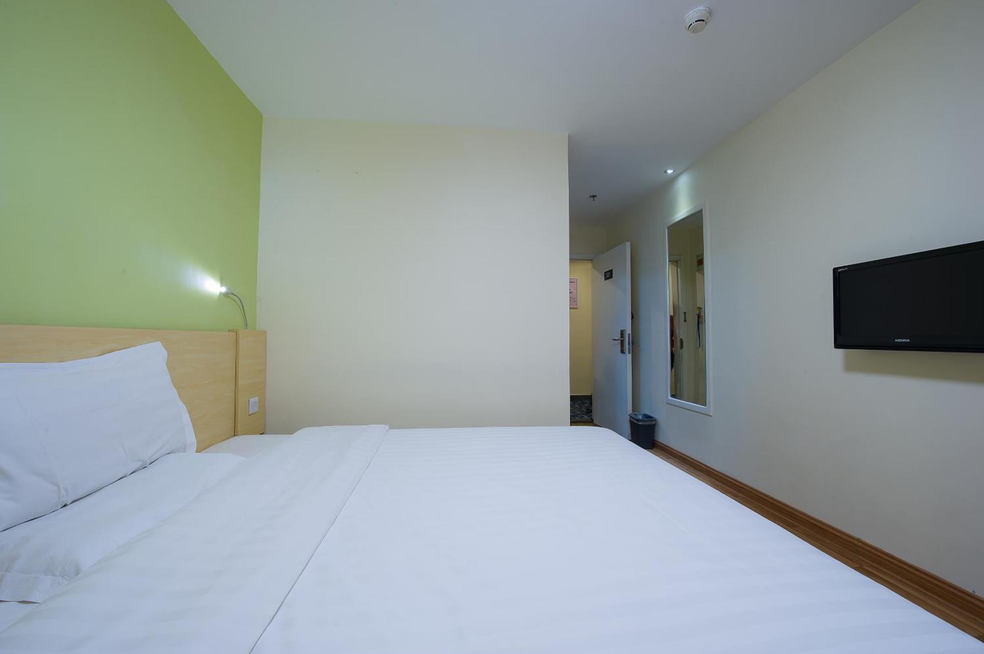 Iu Hotel Guangzhou Jingxi Nanfang Hospital Station מראה חיצוני תמונה