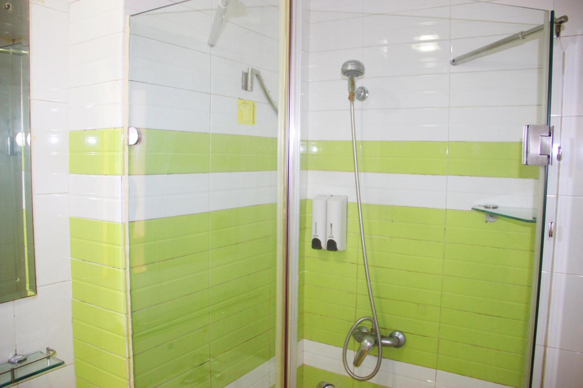Iu Hotel Guangzhou Jingxi Nanfang Hospital Station מראה חיצוני תמונה
