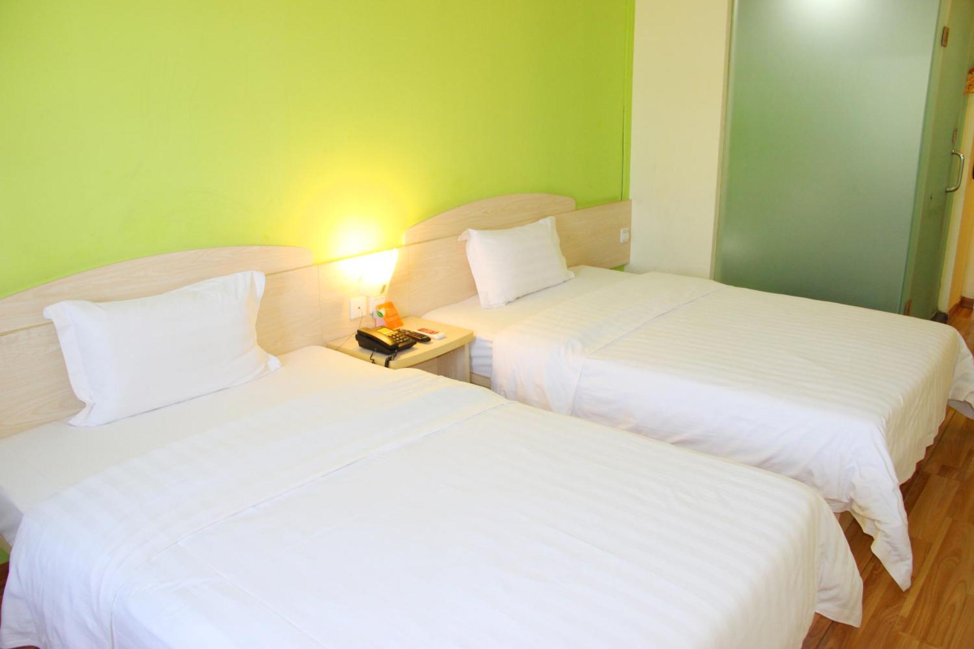 Iu Hotel Guangzhou Jingxi Nanfang Hospital Station מראה חיצוני תמונה